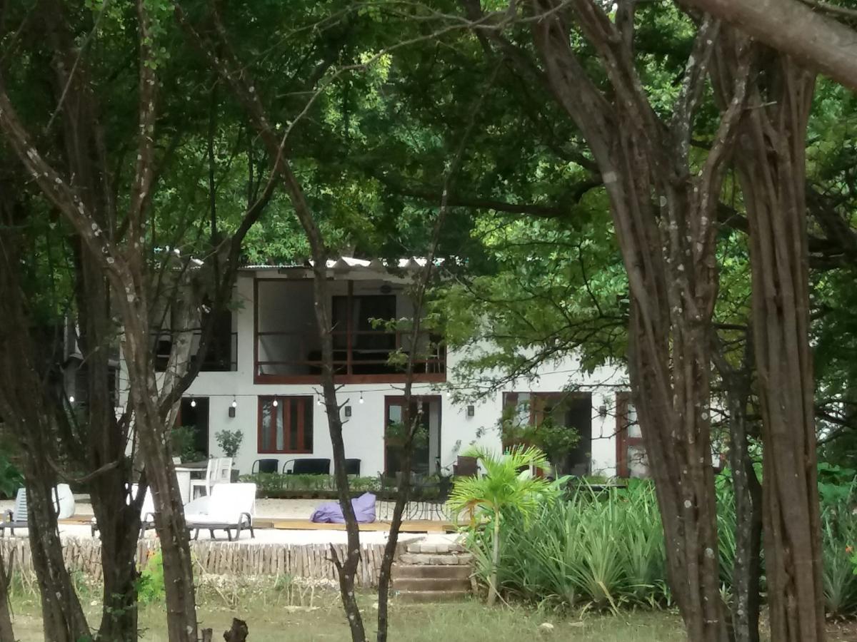 Hotel Casa Blanca Tamarindo Extérieur photo